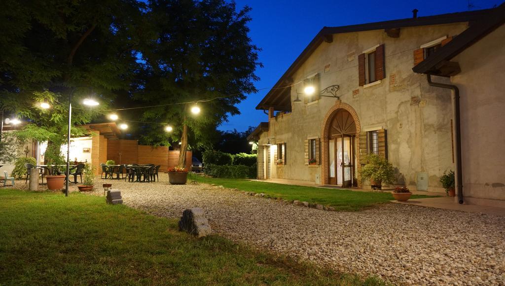 Hotel Agriturismo Fior Di Pesco Sommacampagna Exterior foto
